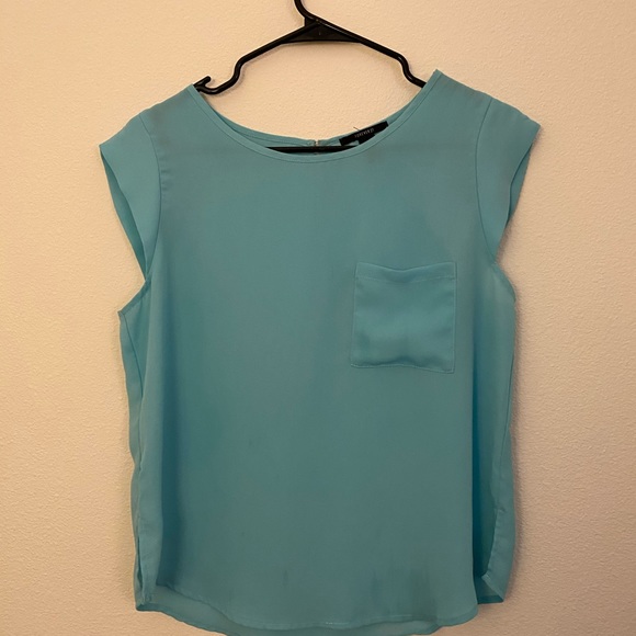 Top - Picture 2 of 3